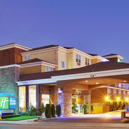 Holiday Inn Express- West Sacramento By Ihg Exterior photo