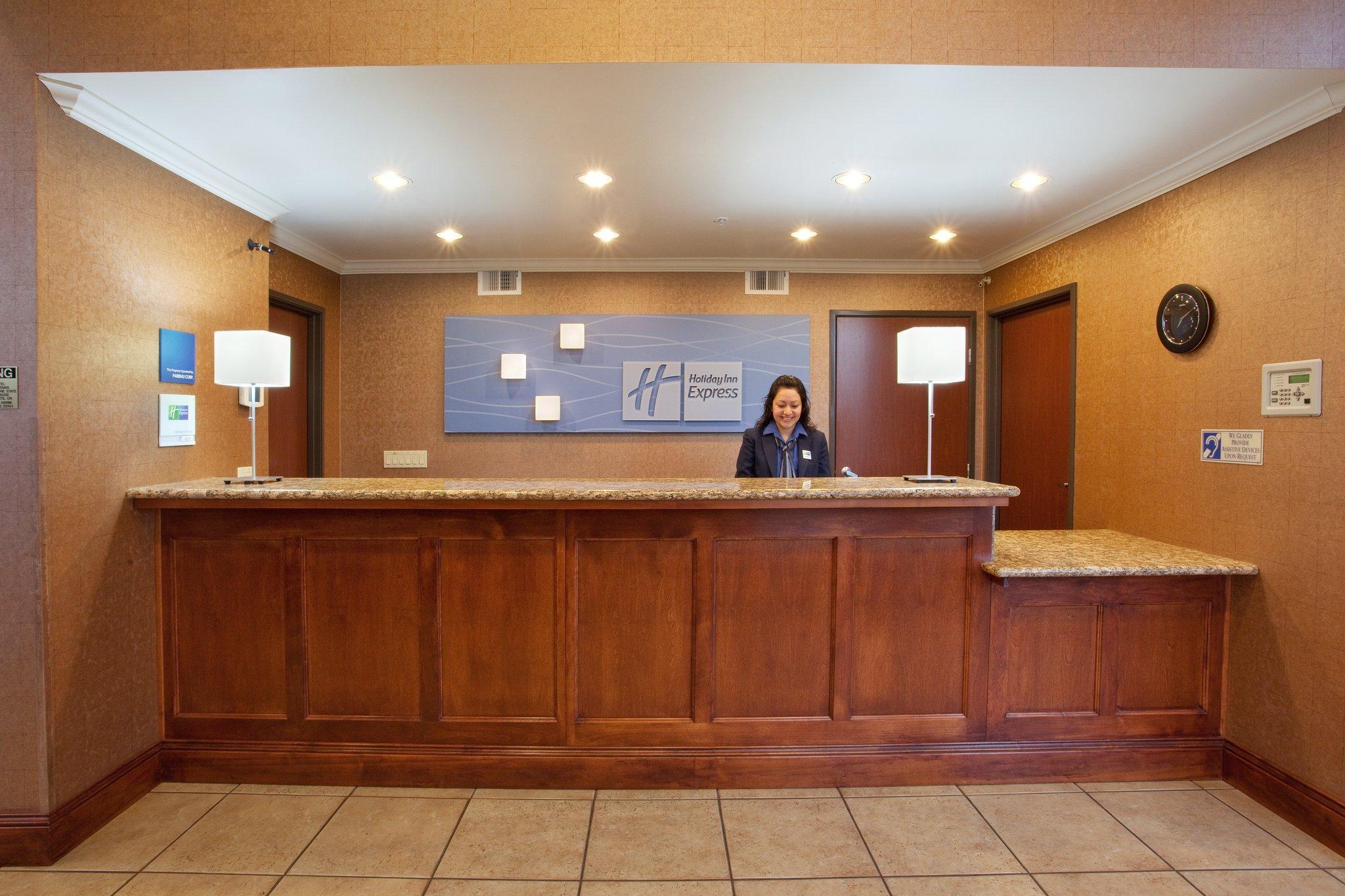Holiday Inn Express- West Sacramento By Ihg Exterior photo