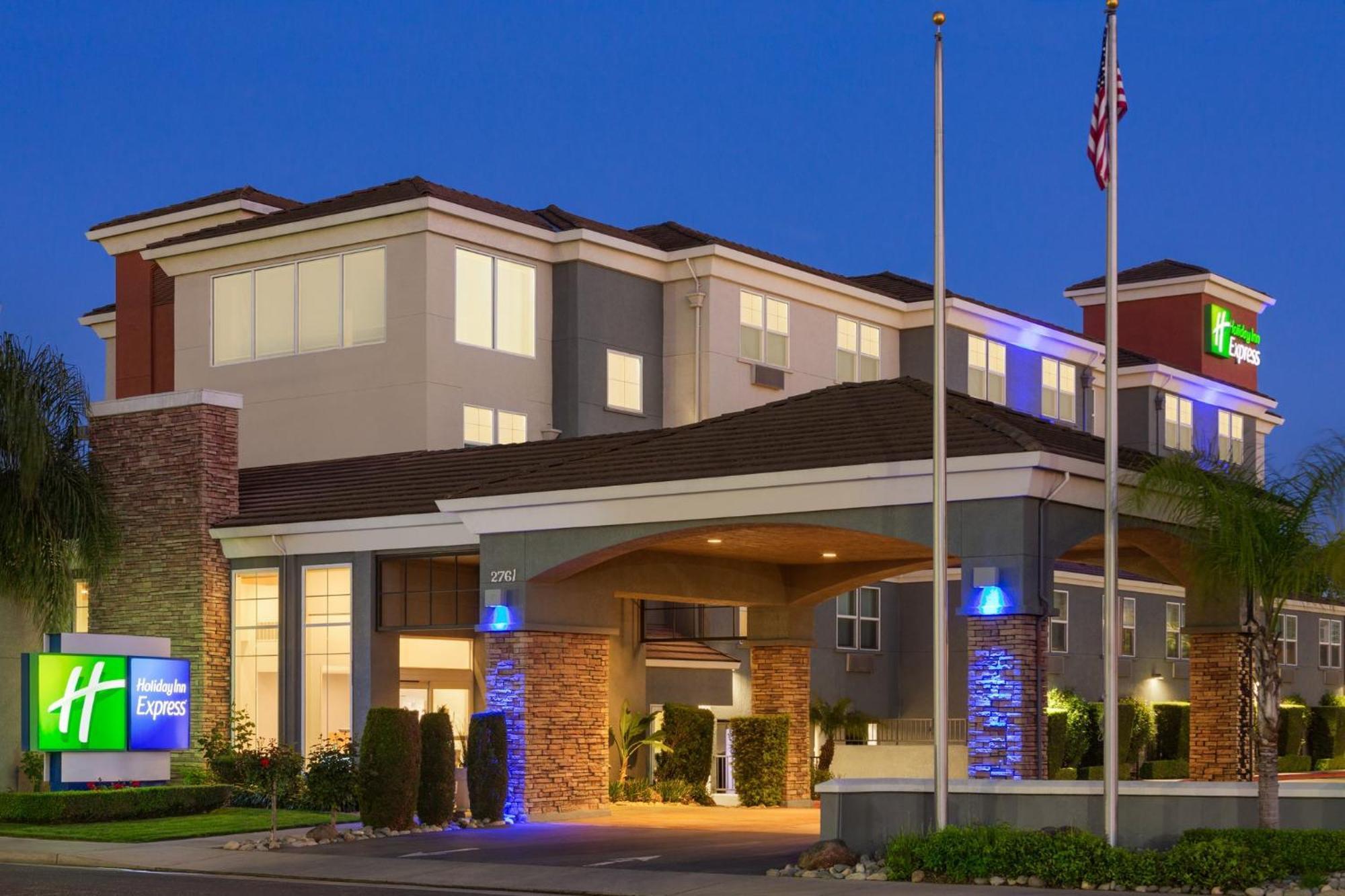 Holiday Inn Express- West Sacramento By Ihg Exterior photo