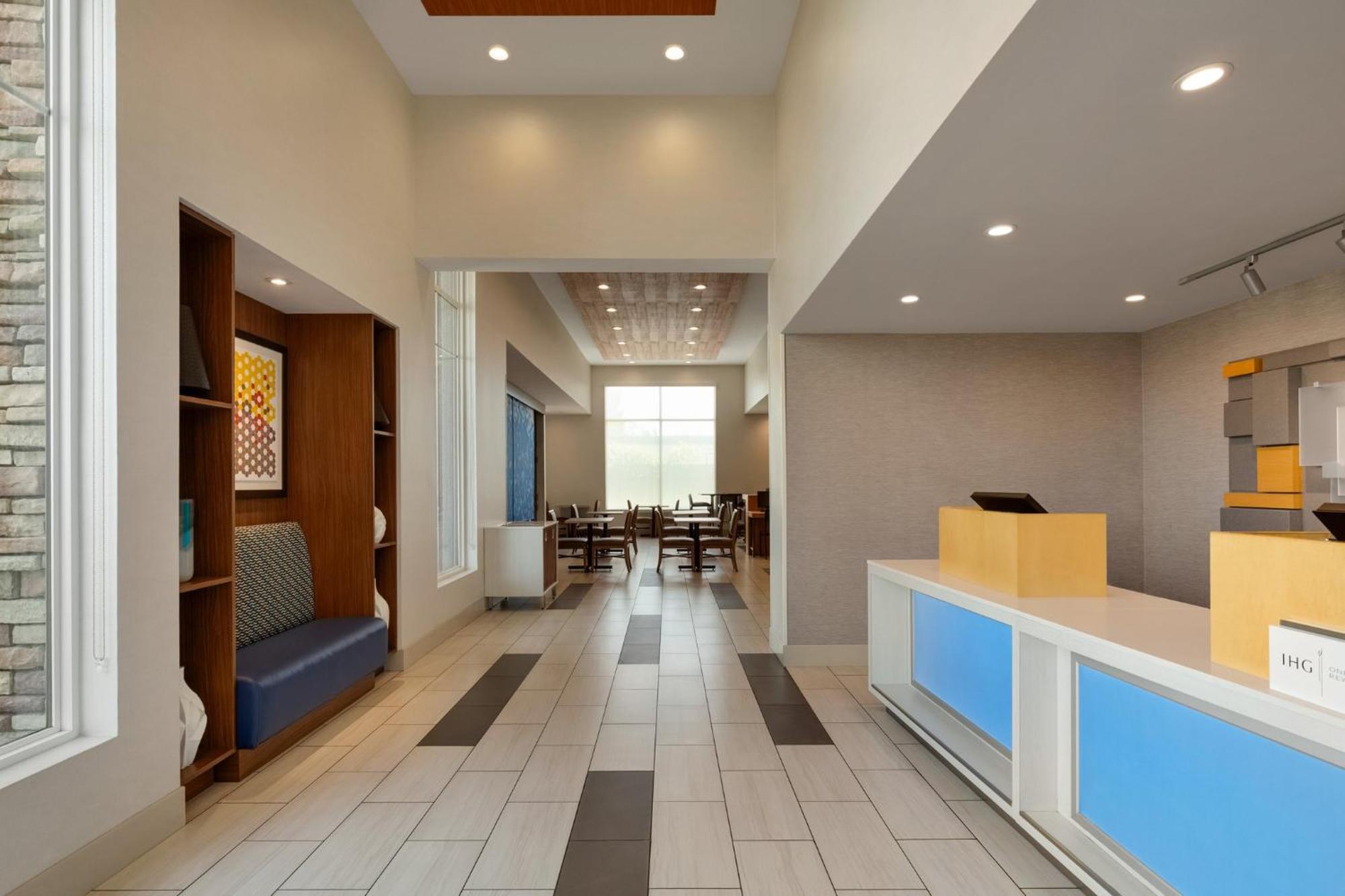 Holiday Inn Express- West Sacramento By Ihg Exterior photo